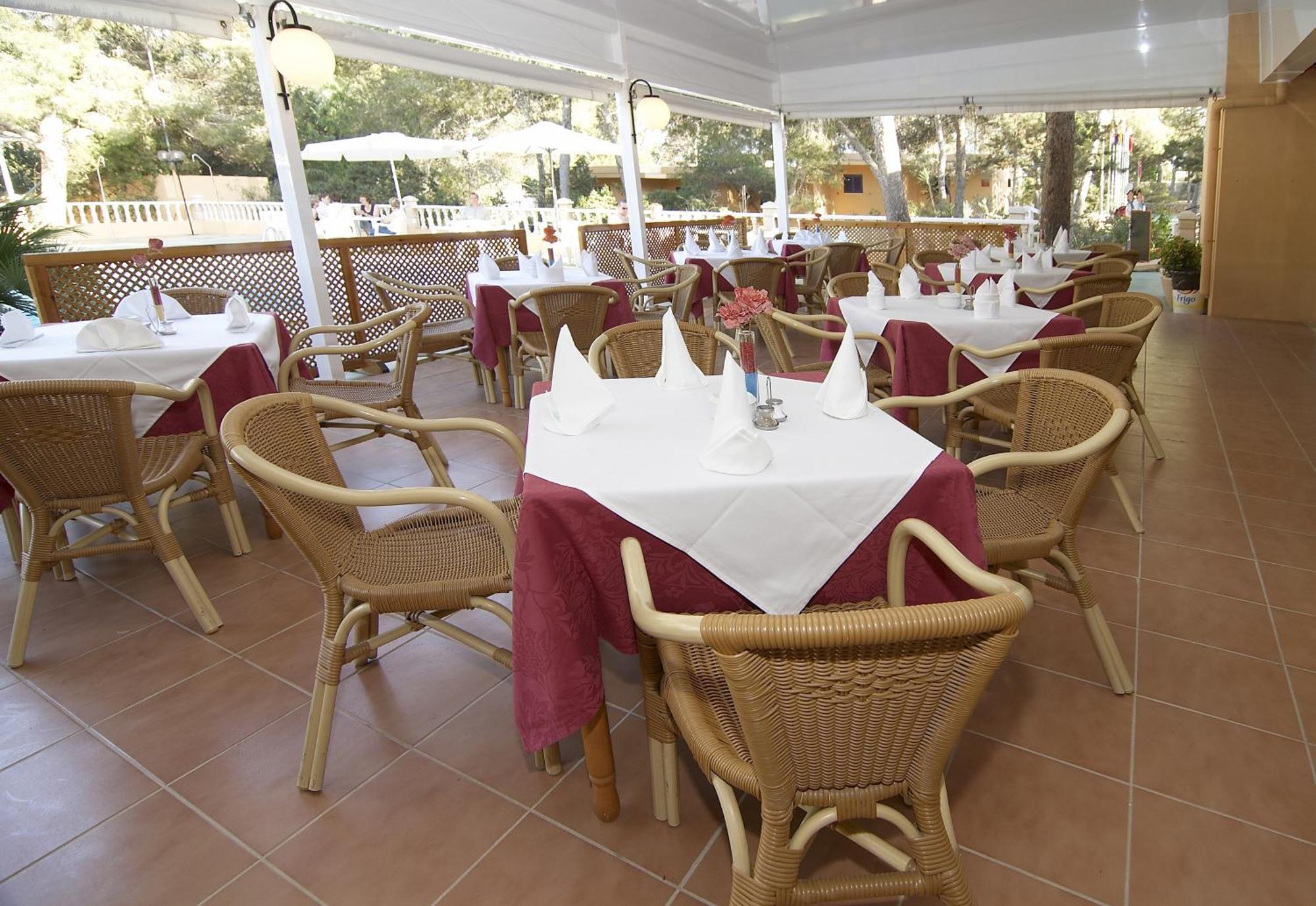 Ses Eufabietes Apartments & Restaurant Bãi biển Bãi biển Playa Migjorn Ngoại thất bức ảnh