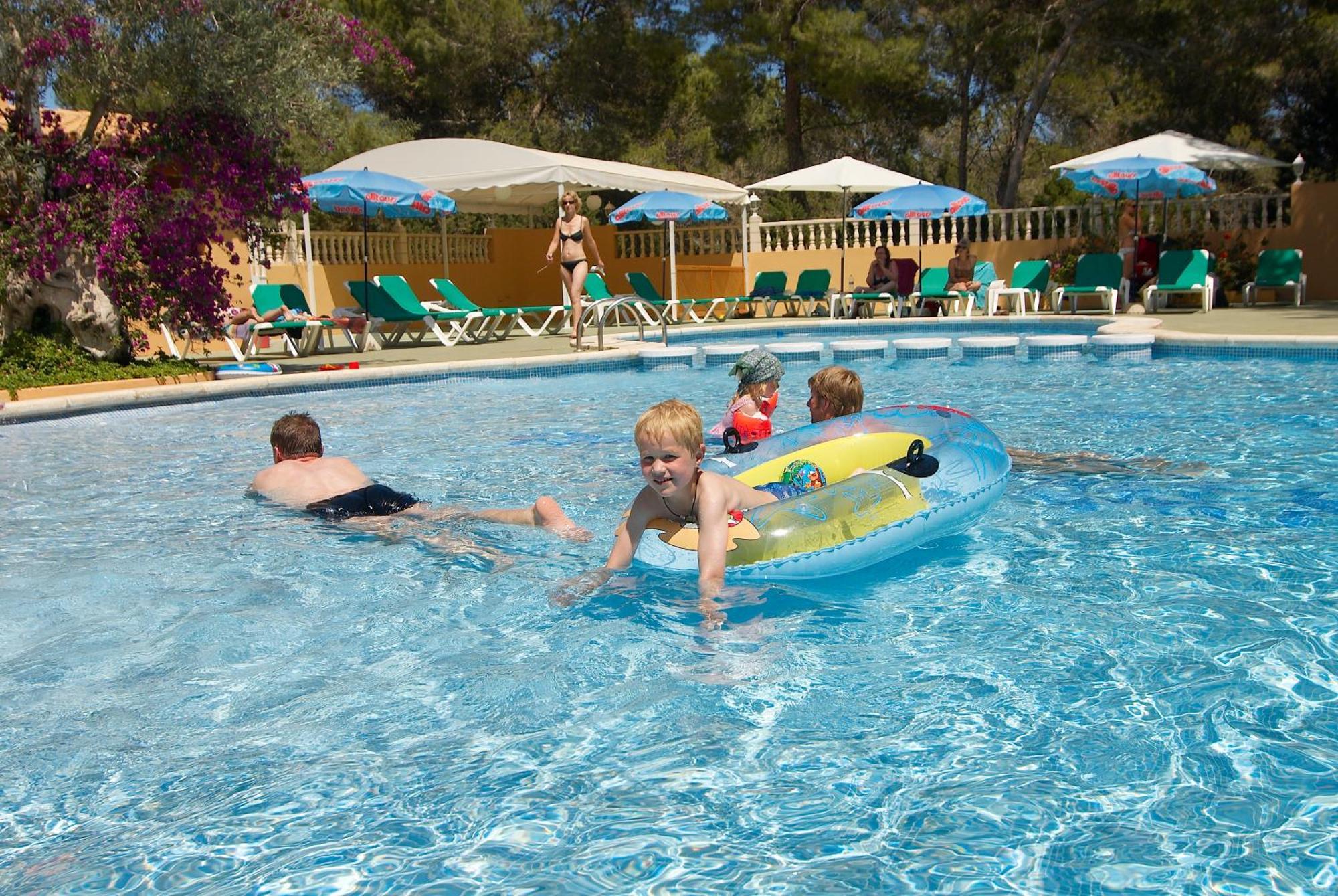Ses Eufabietes Apartments & Restaurant Bãi biển Bãi biển Playa Migjorn Ngoại thất bức ảnh